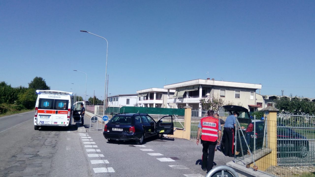 Scontro tra auto a Remedello due feriti