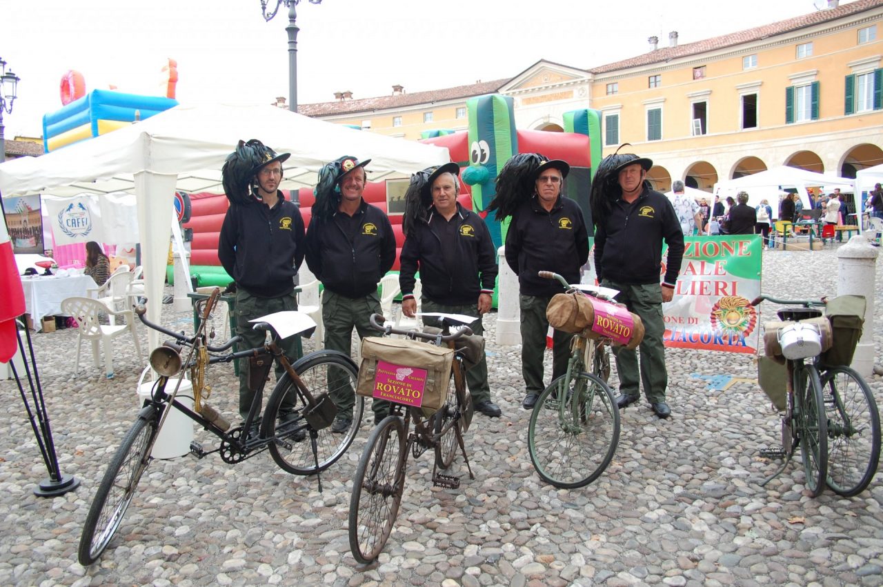 Festa delle associazioni in piazza a Rovato