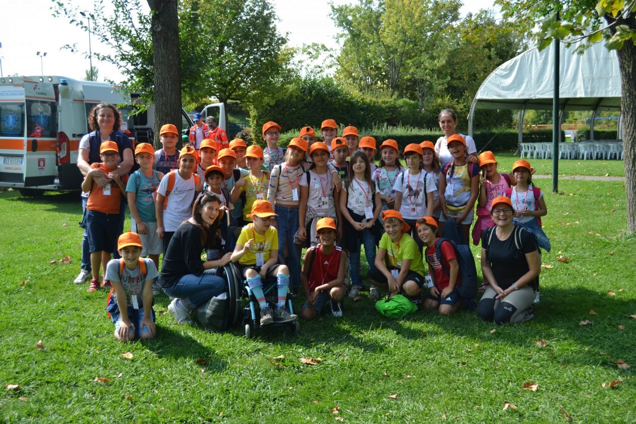 Fondali puliti: 800 studenti “a scuola” al lido di Iseo