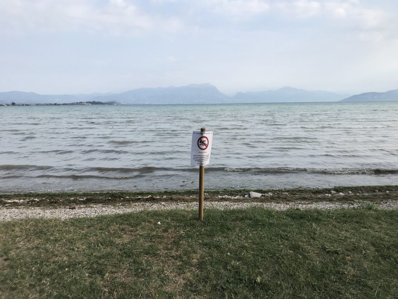 Sirmione, revocato il divieto di balneazione