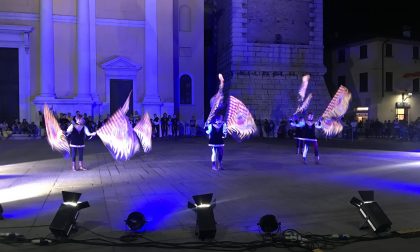 Sbandieratori e musici di Zeveto in piazza per le Quadre VIDEO