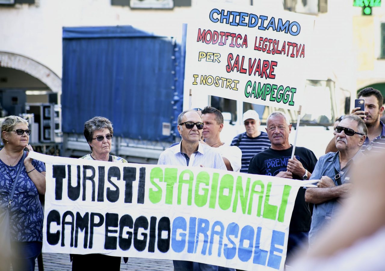 A Iseo i campeggiatori stagionali non mollano