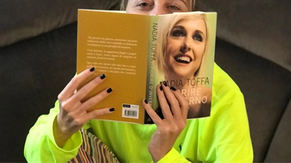 Nadia Toffa: “Il cancro, un dono”. Ma il suo ottimismo subisce critiche feroci