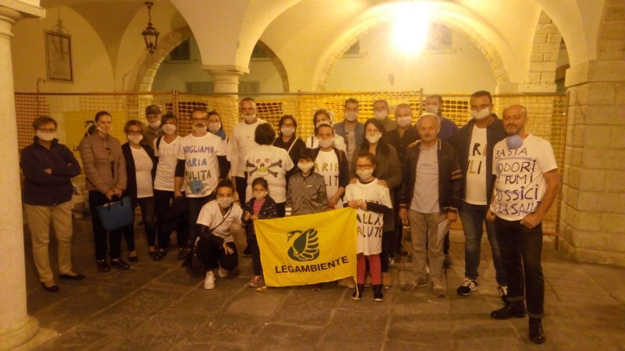 Protesta contro la fonderia Montini prima del Consiglio a Travagliato