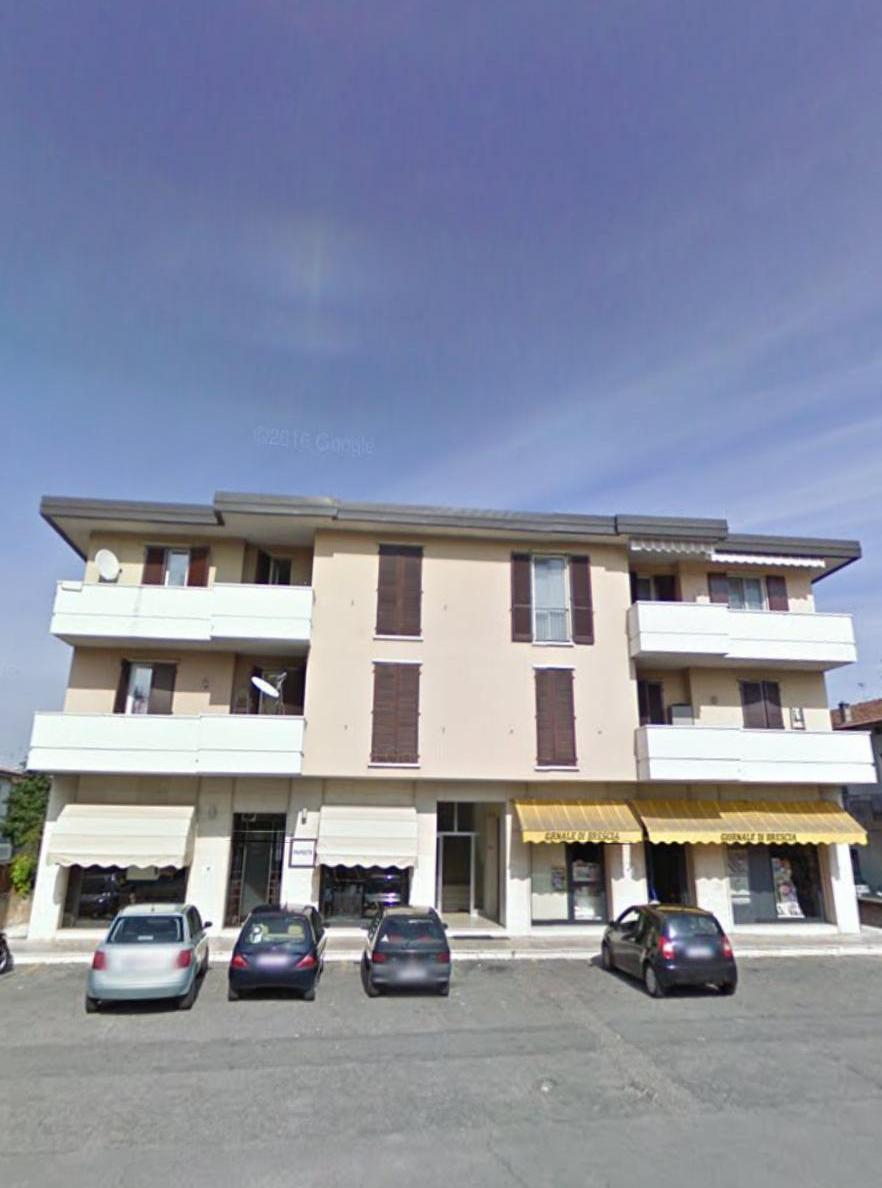 Bambina precipita dal terzo piano a Carpenedolo