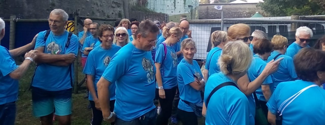 In centinaia lungo il fiume a Palazzolo con padre Riccardo