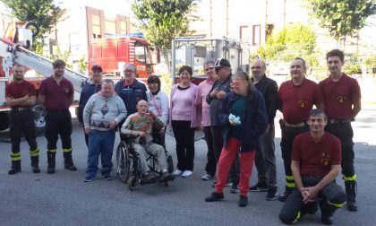 Ragazzi del Rustico Belfiore in visita al distaccamento dei pompieri di Chiari