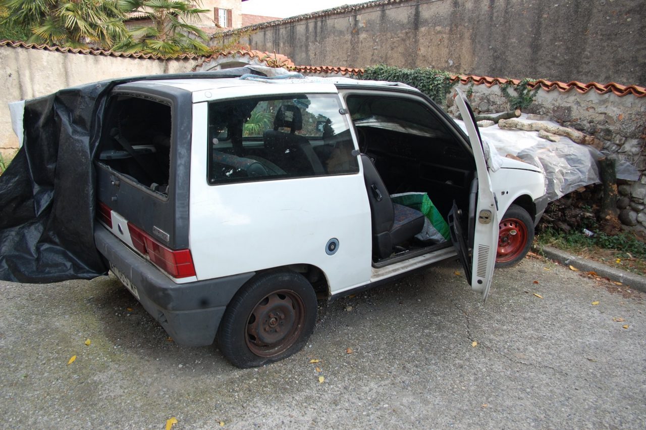 Auto fantasma ferma da sei anni a Erbusco