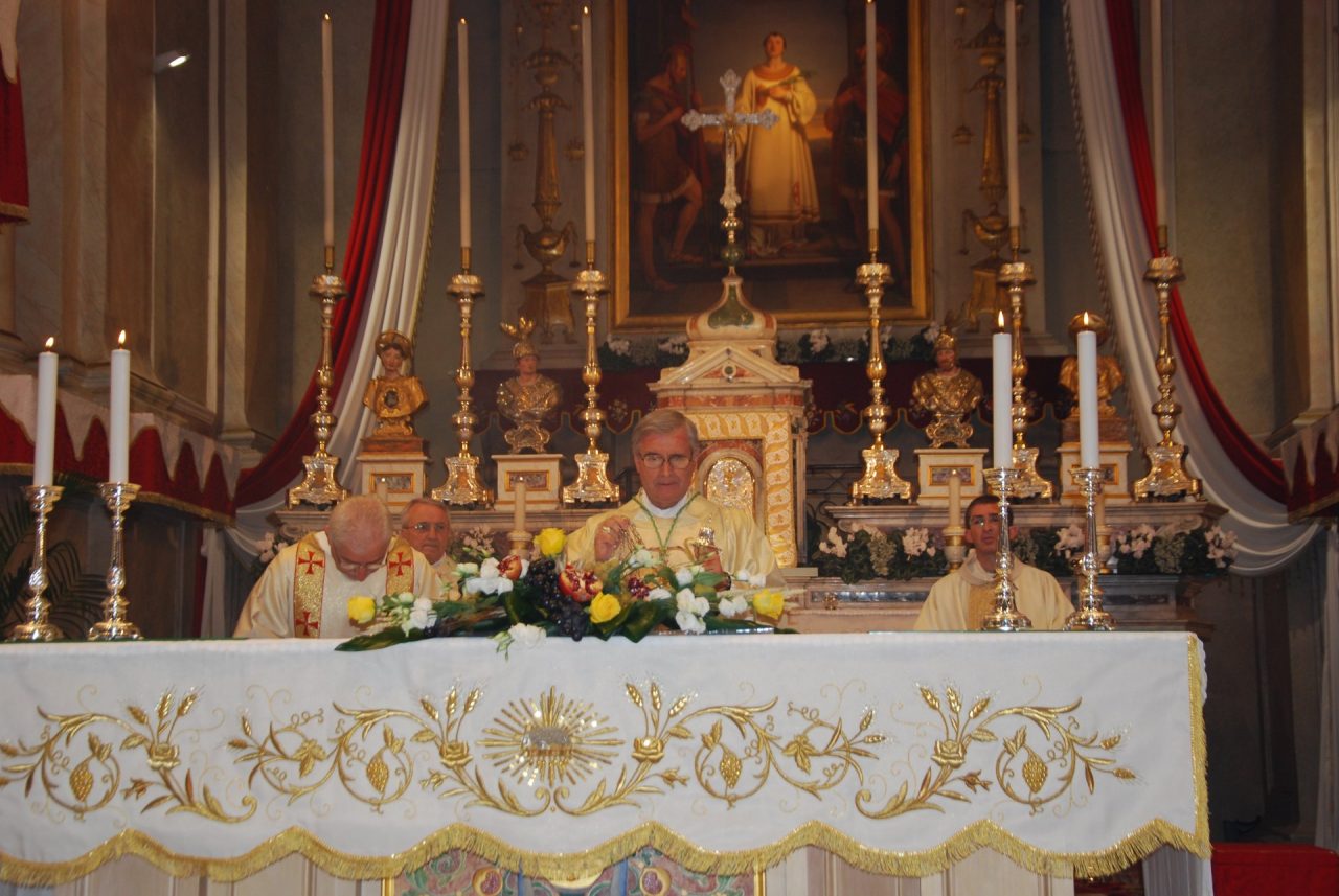 Il vescovo Tremolada benedice la chiesa di Montirone