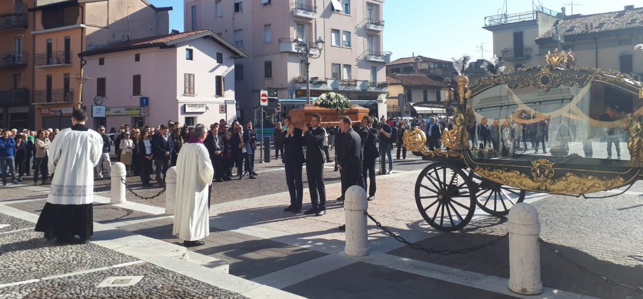 Funerali commossi a Ospitaletto per il fondatore dell’Aquila d’oro