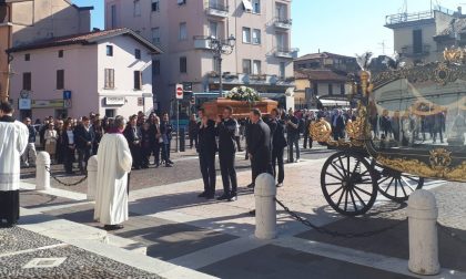 Funerali commossi a Ospitaletto per il fondatore dell'Aquila d'oro