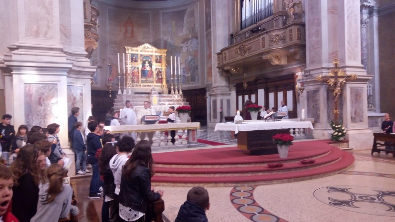 Palazzolo saluta il curato Mauro Rocco VIDEO