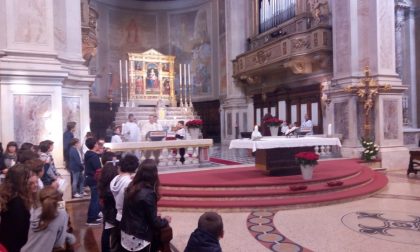 Palazzolo saluta il curato Mauro Rocco VIDEO