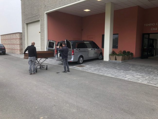 Sequestrato il forno crematorio: pompe funebri nel caos