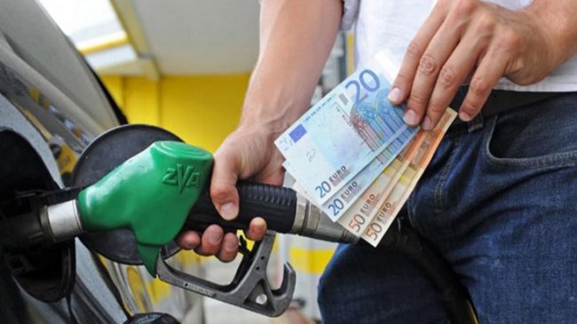 Stangata carburanti: a novembre aumentano i prezzi