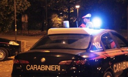 Rapinano adolescente, arrestati dai carabinieri