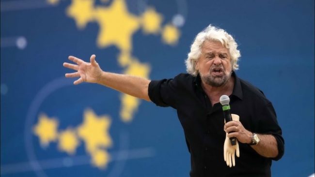 Polemica Grillo autistici: tutti contro il comico genovese