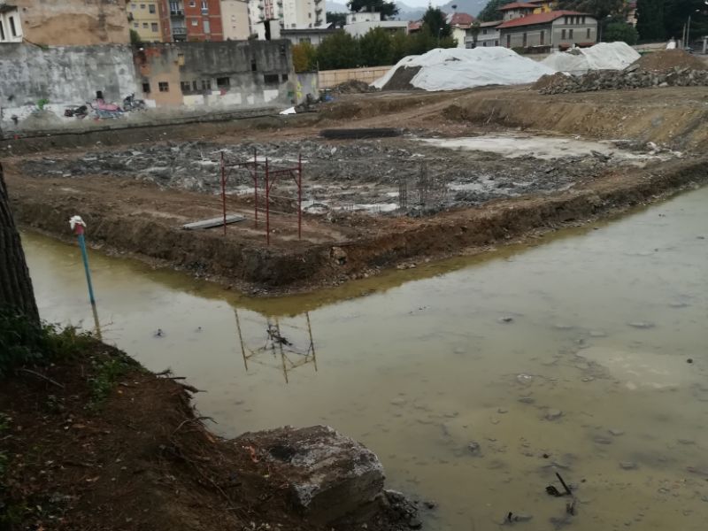 Allagato da acqua e vernici il cantiere ex Stoppani di Sarnico