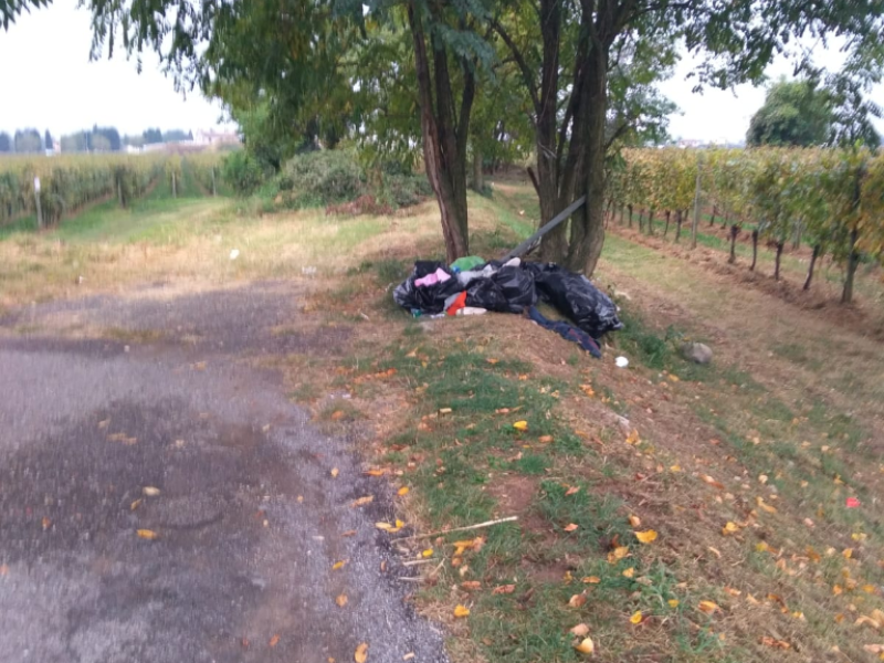 Abbandono di rifiuti: beccato un furbetto a Cologne