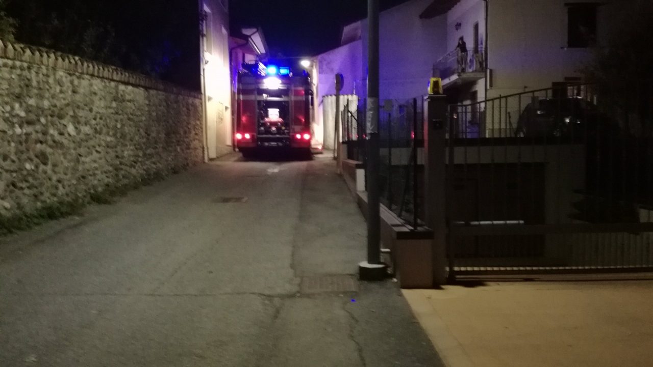 Prende fuoco un sottoscala a Calcinato, nessun ferito