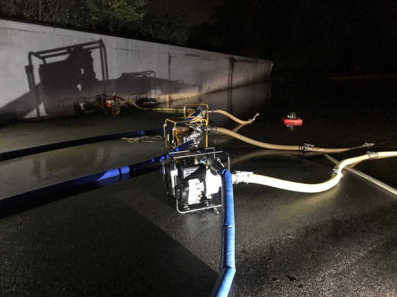 Calcinato, idrovore della Prociv al lavoro in via Campagnola