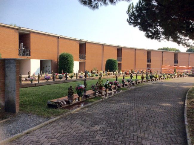 In Brianza sepolture islamiche nel cimitero orientate verso la Mecca