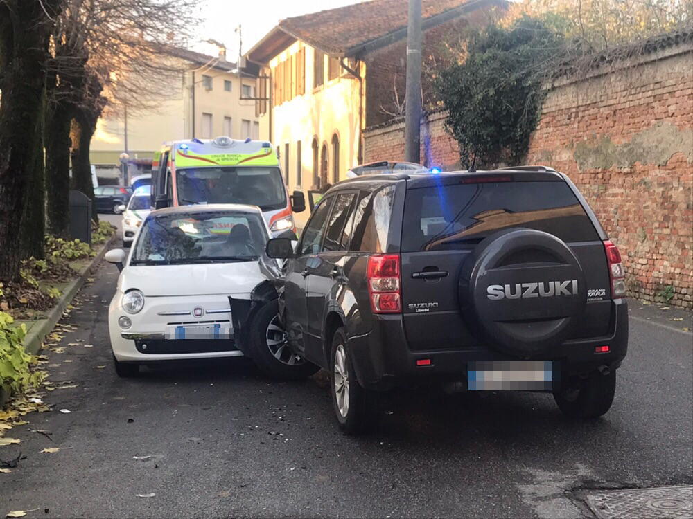 Scontro tra auto a San Gervasio Bresciano