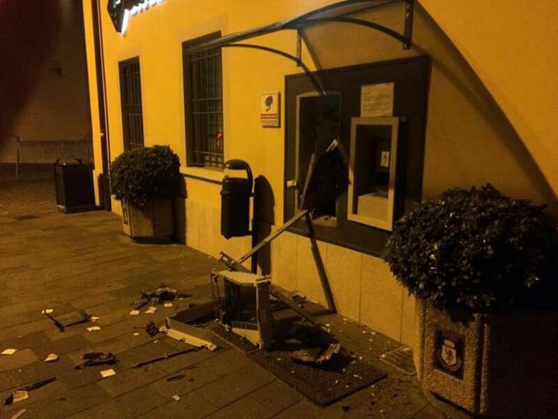 Assaltarono il bancomat a Padenghe: quattro in manette