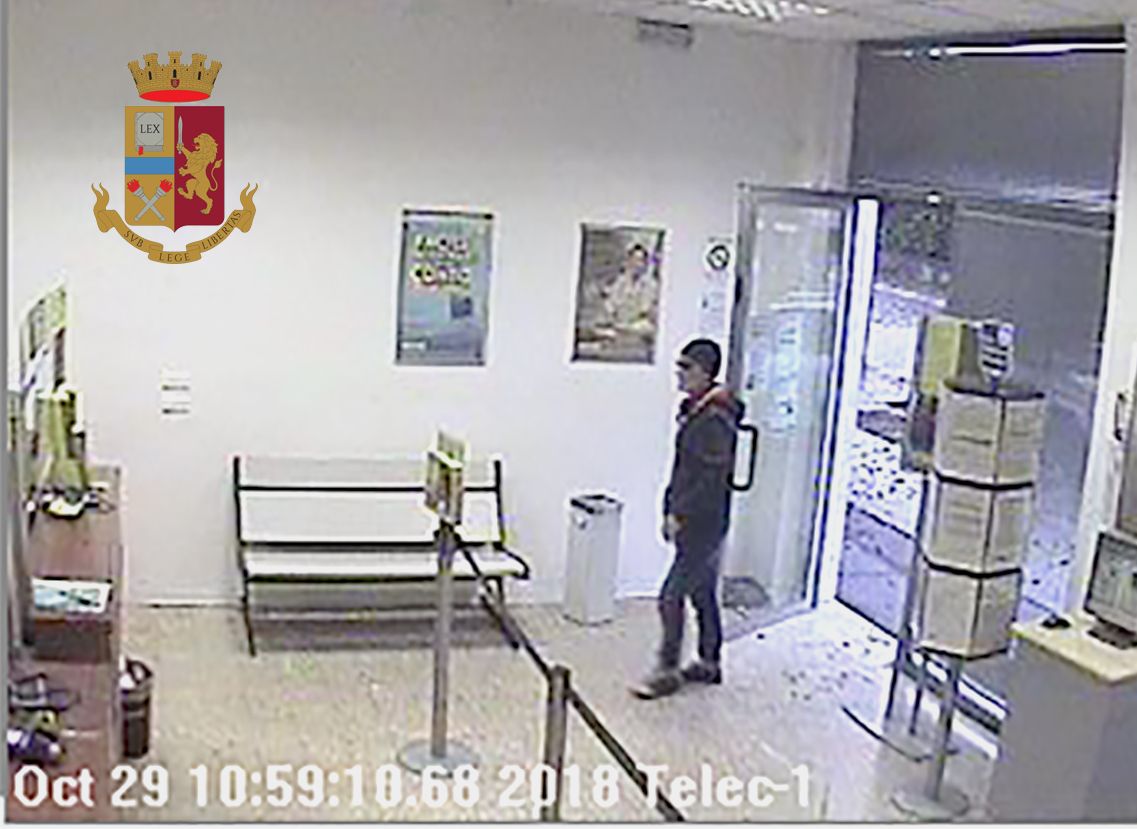 Rapina alle poste, malvivente fermato dalla Polizia