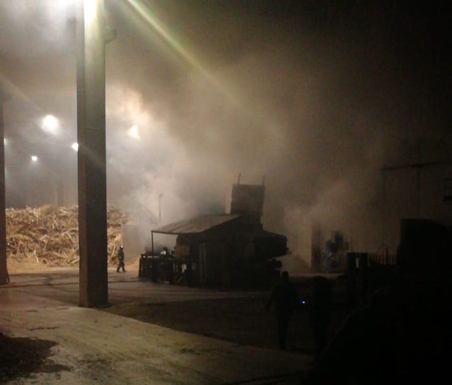 Incendio nella zona industriale di viale Europa a Rovato