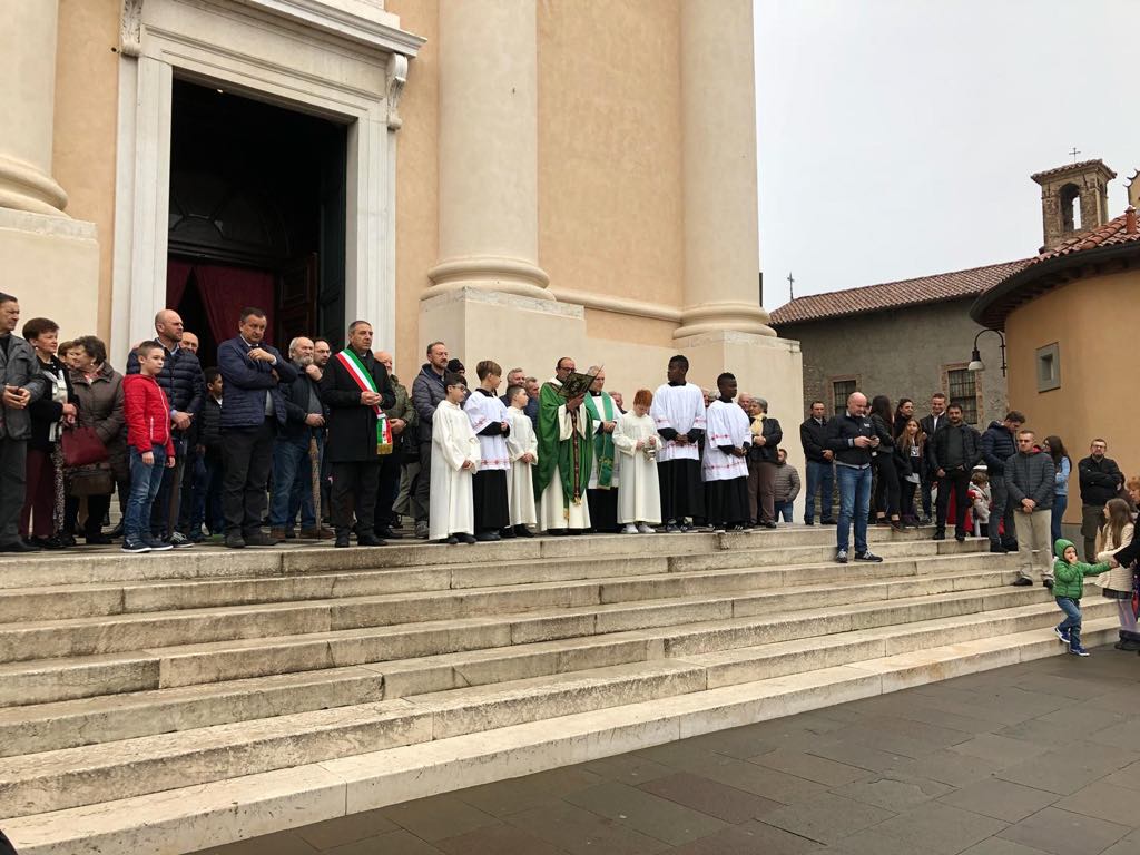 Grande successo per la festa del Ringraziamento a Cologne VIDEO