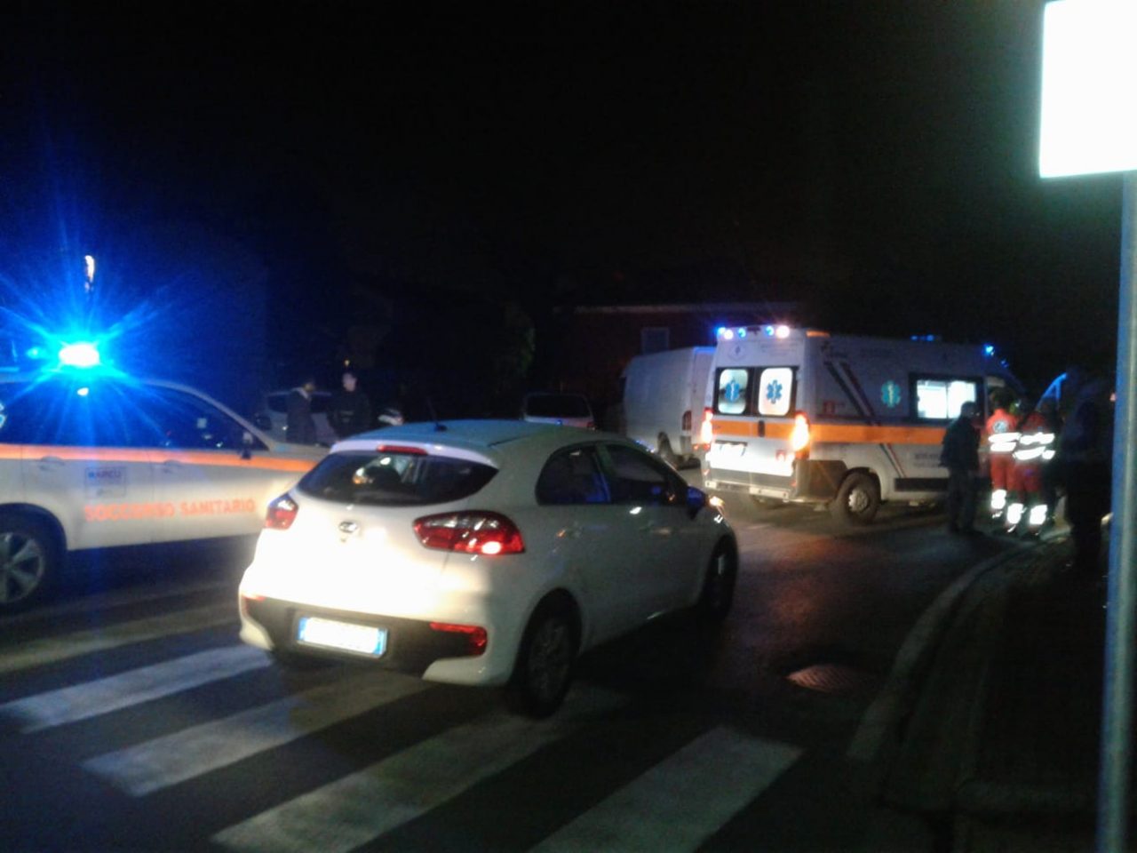 Donna investita a Rovato, è grave