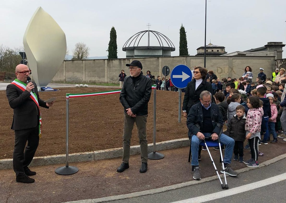 Inaugurata a Palazzolo la scultura di Primo Formenti