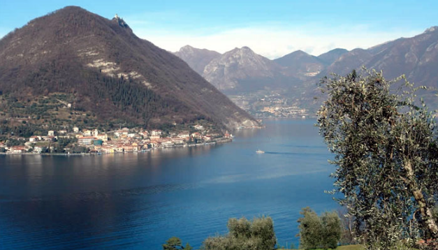 Si sente male mentre nuota nel lago d’Iseo, è  morta la 57enne