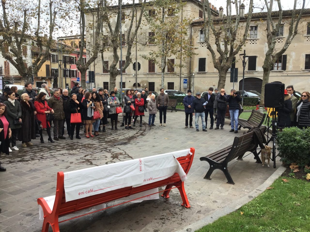 Panchina rossa anche a Desenzano, inaugurazione in mattinata