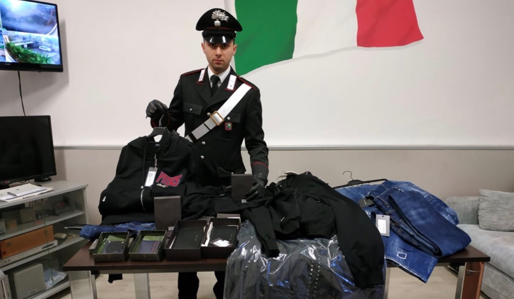 Ventimila euro di abiti in auto: coppia denunciata a Sirmione