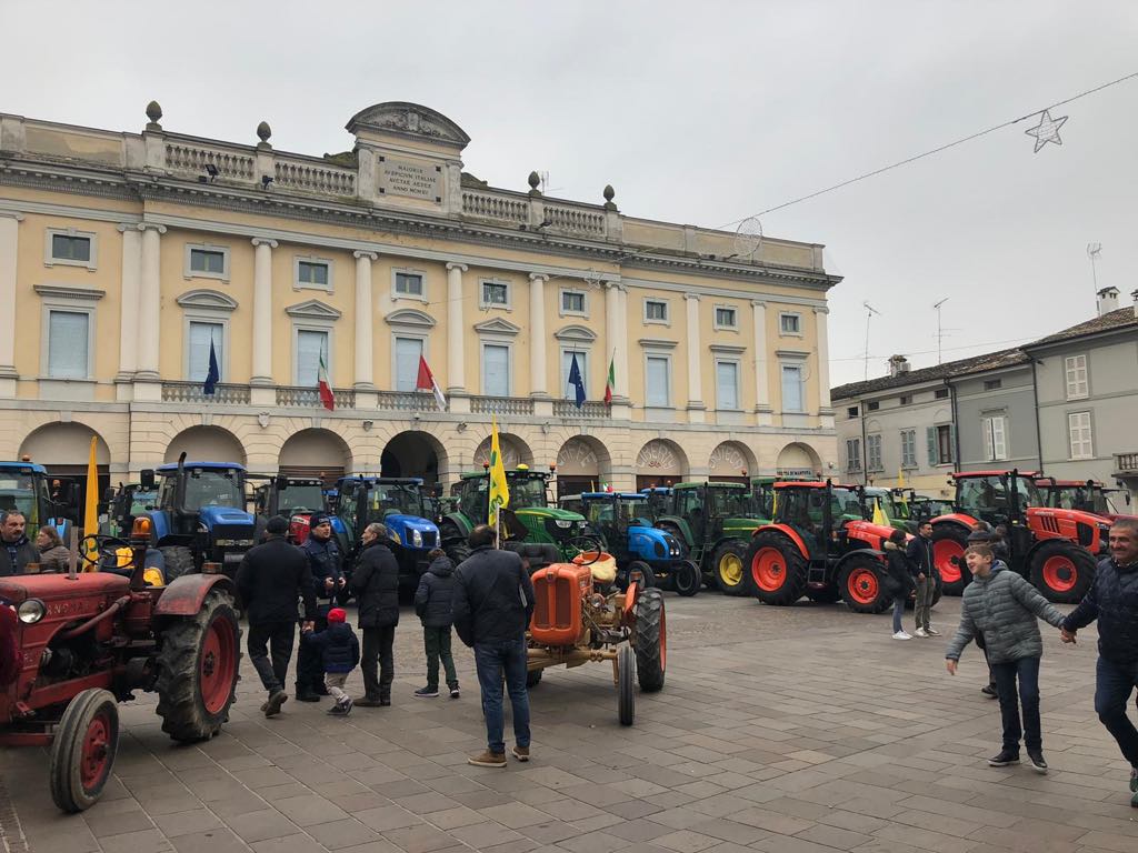 Sfilata agricola ad Asola in occasione della Festa del Ringraziamento