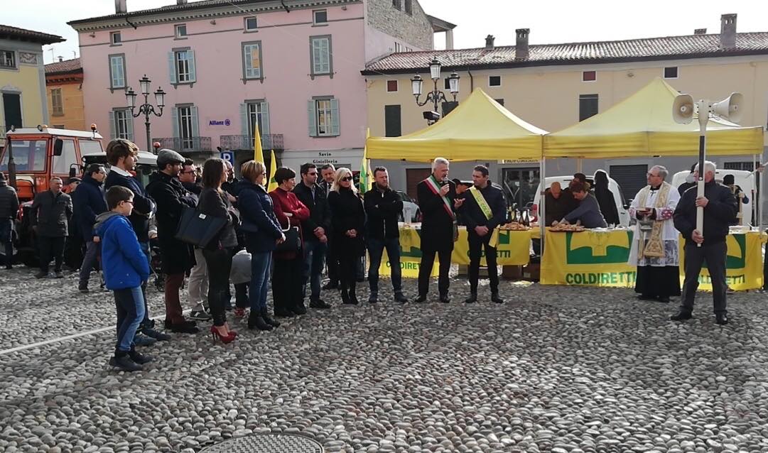 Mezzi agricoli in piazza a Rovato