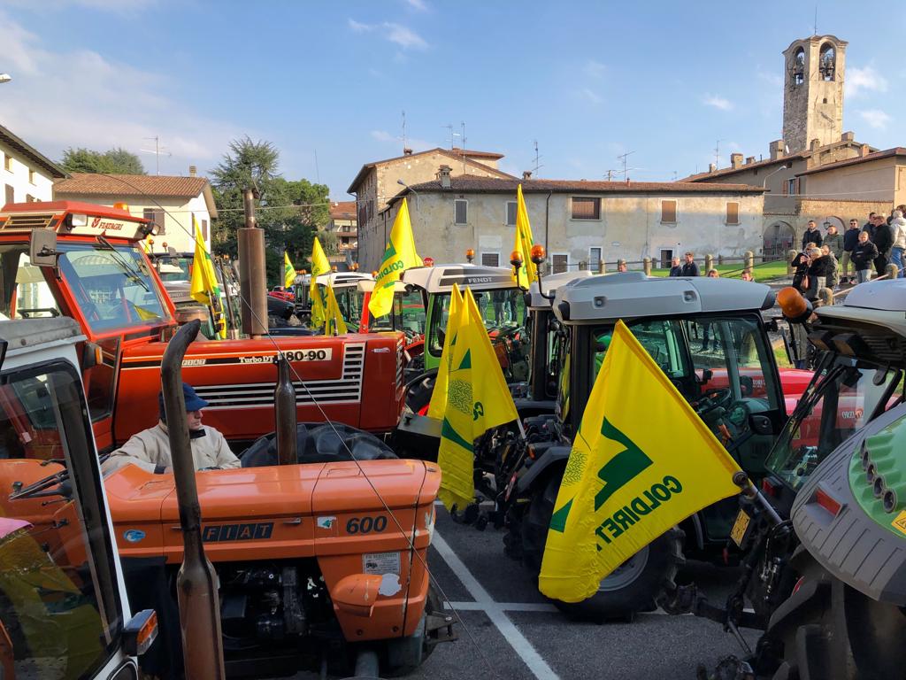 Trattori in piazza a Erbusco, Villa e Zocco