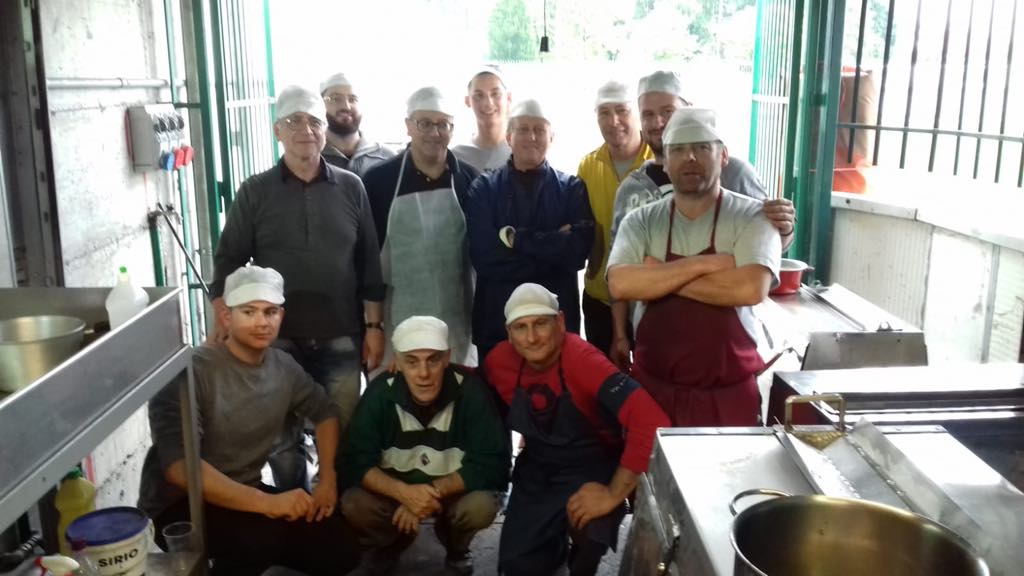 Applausi per l’iniziativa, all’oratorio di Flero lo spiedo vince