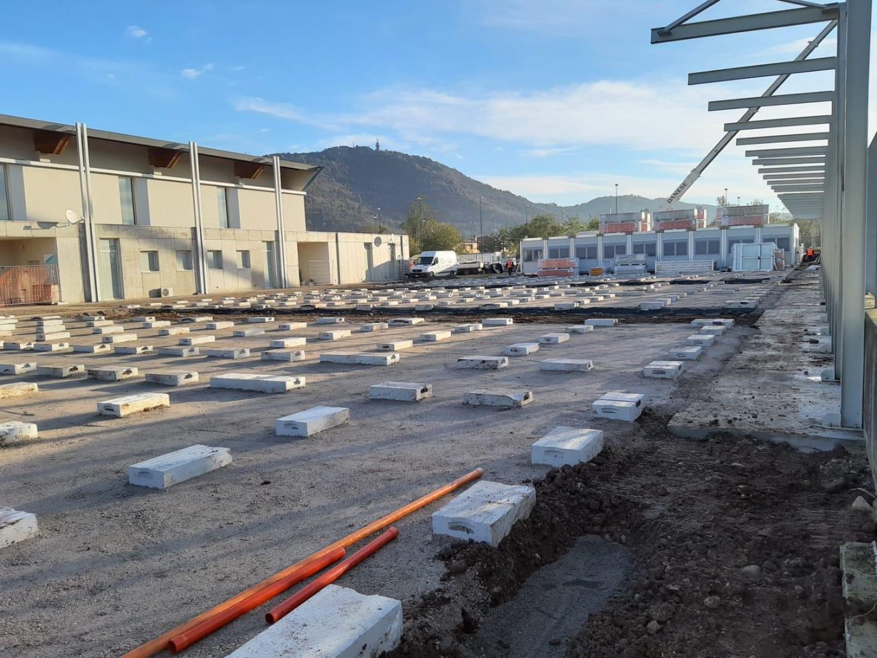 Scuola mobile: il trasloco per gli alunni di Cologne è vicino