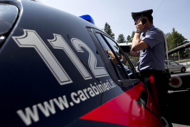 Litiga al bar poi lo investe con l’auto