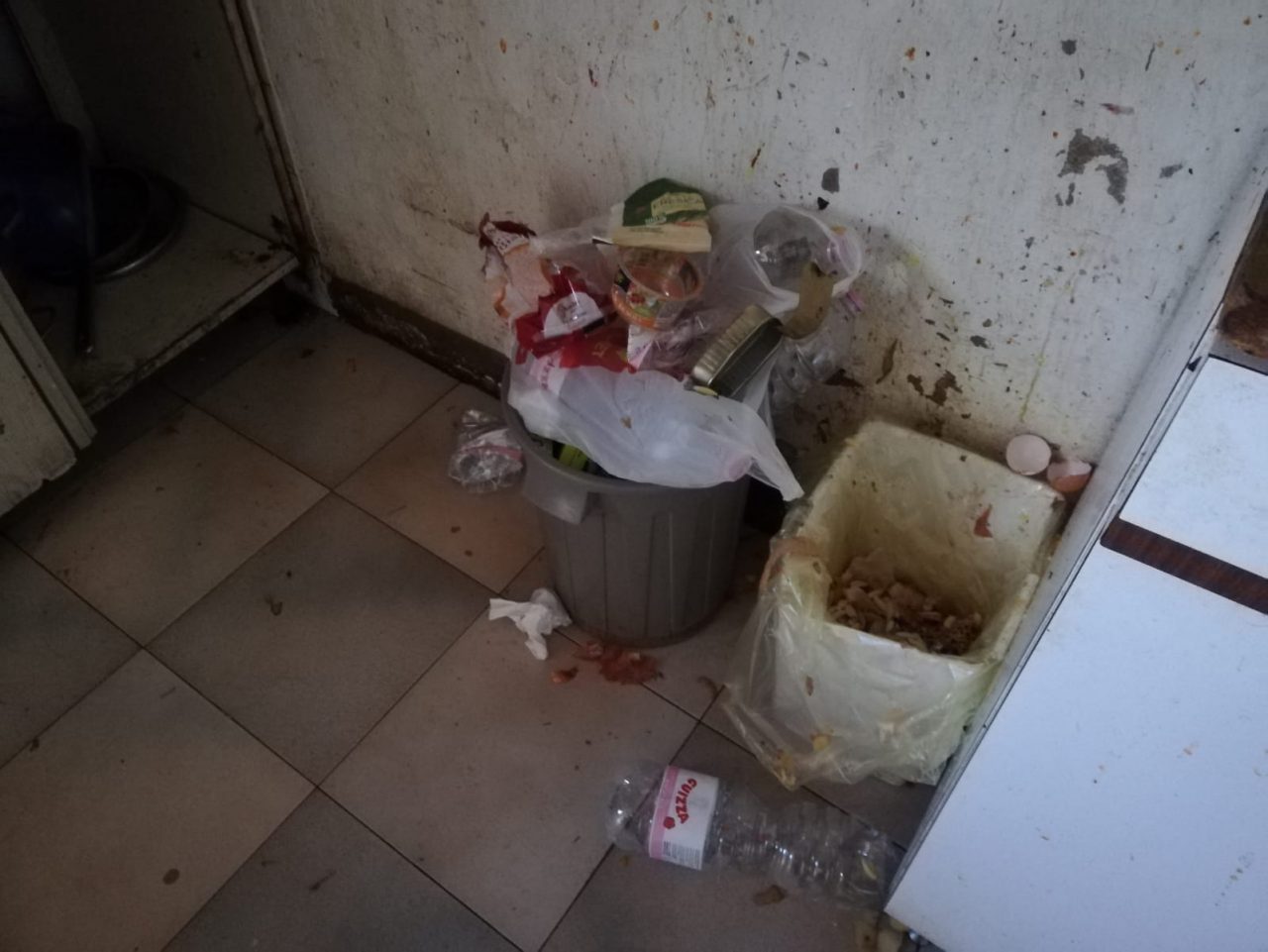 Richiedenti asilo costretti a vivere in condizioni disumane: scatta la denuncia