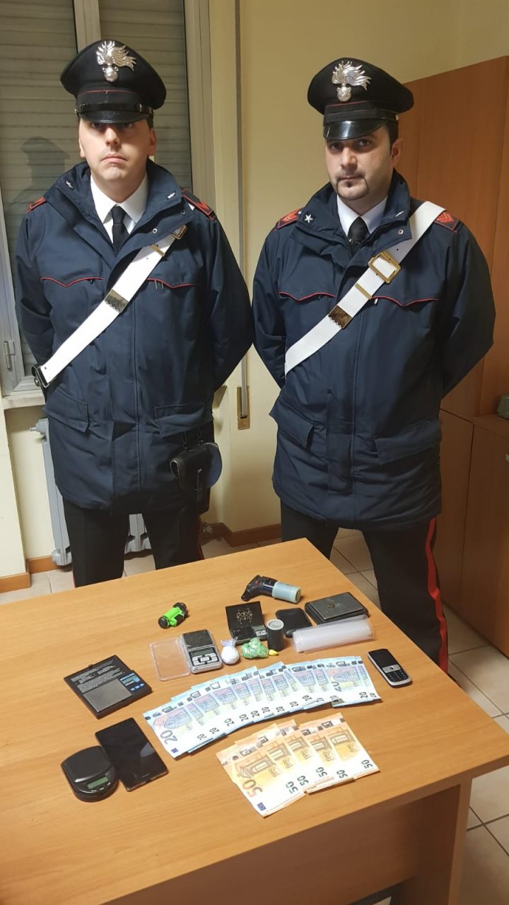 Ingerisce la droga per evitare i carabinieri, dopo 10 anni l’arresto si ripete
