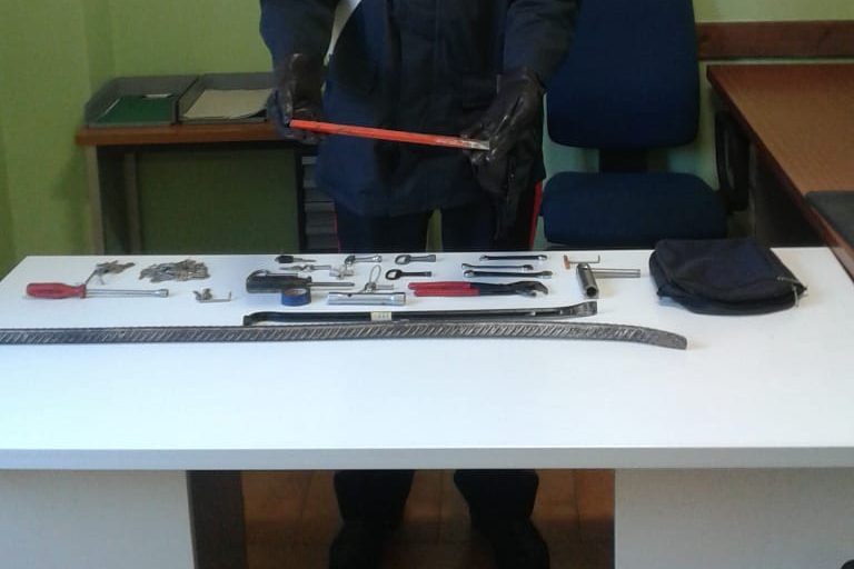 Strumenti per lo scasso nel furgoncino, denunciato napoletano a Bovegno