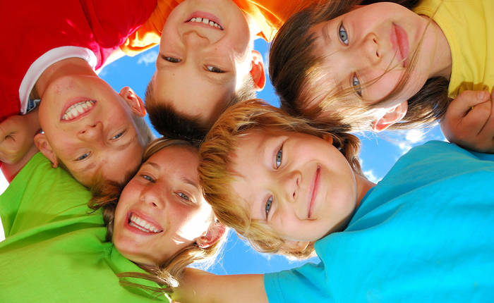 Un concorso e uno spettacolo teatrale per parlare d’affido