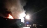 Incendio devasta capanni e auto a Toscolano