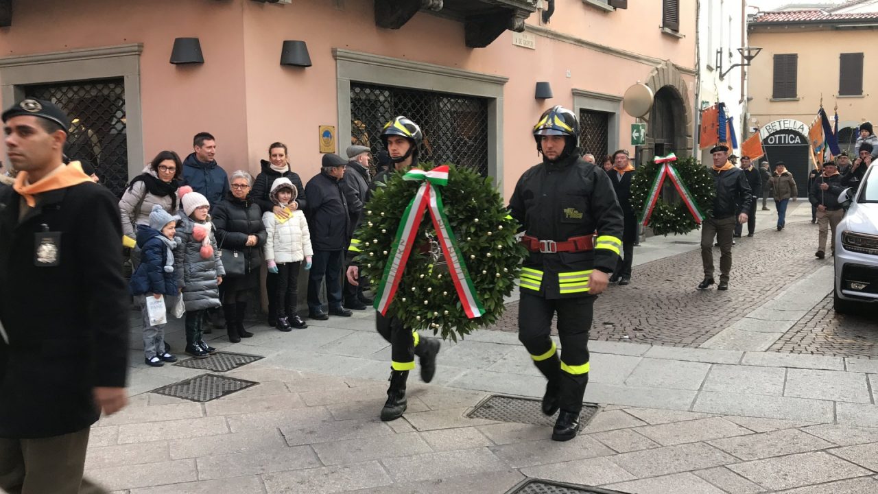 Vigili del fuoco e artiglieri in festa per Santa Barbara a Chiari