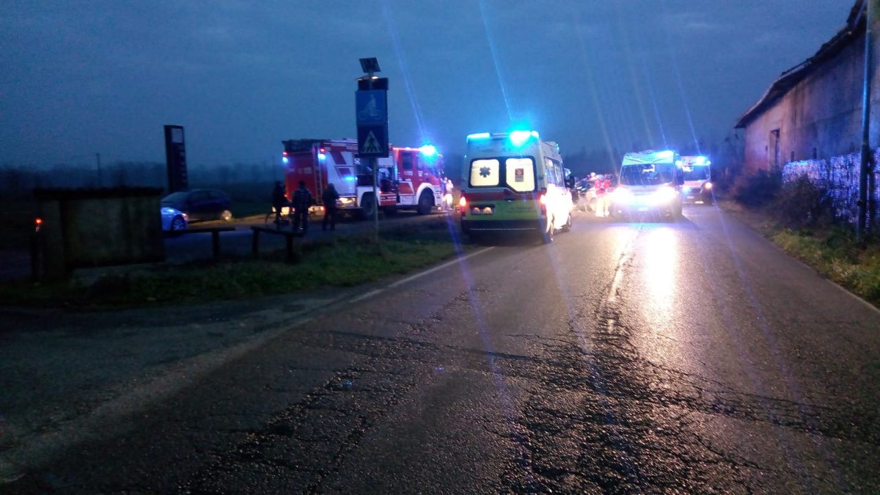 Frontale tra due auto a San Gervasio Bresciano