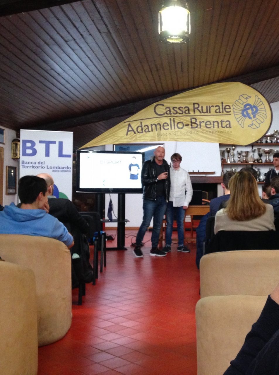 A scuola di sport, presentato il progetto di collaborazione tra la Canottieri Garda e il liceo Fermi